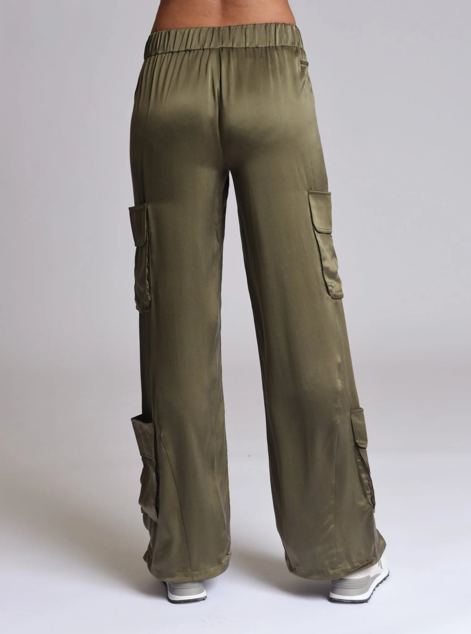 Chelsea Silk Wide Leg Cargo Pant - Image 17