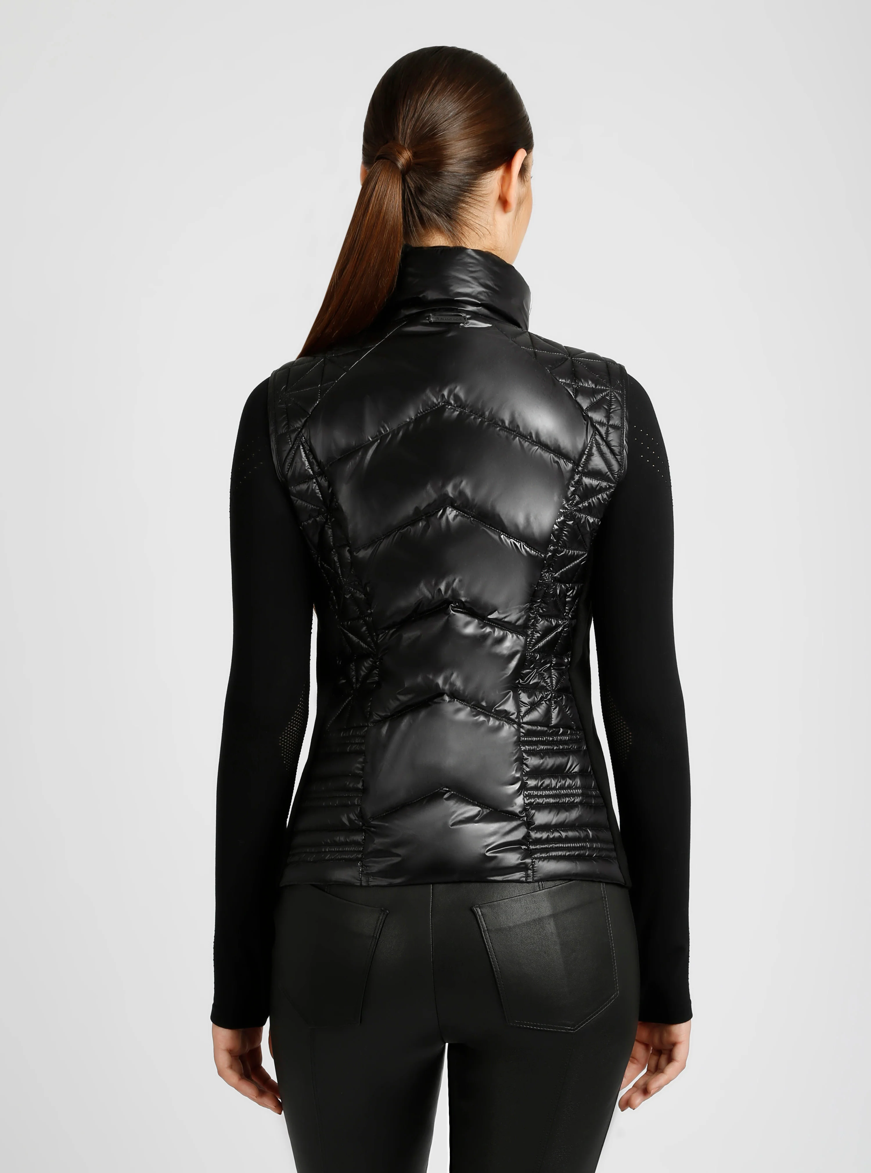 Lightweight Packable Puffer Vest - Image 21
