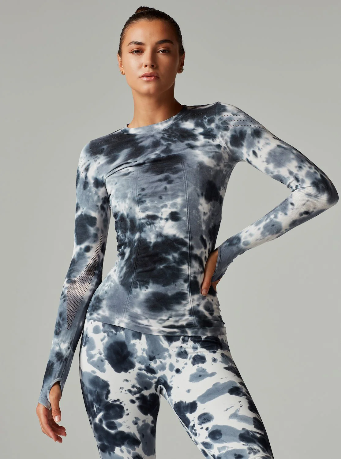 Magnetic Compression Top LS Grey Tie Dye - Image 3