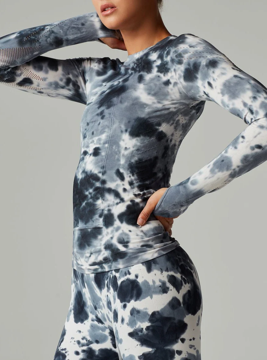 Magnetic Compression Top LS Grey Tie Dye - Image 8